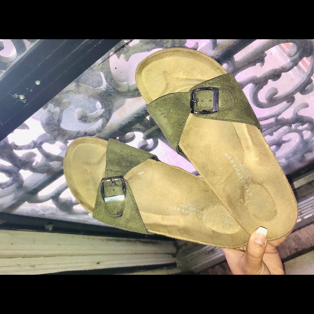 🥳 Green Sandals